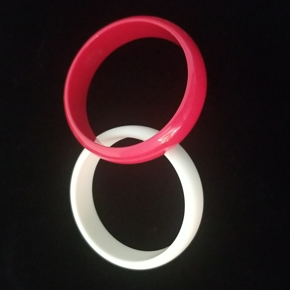 Vintage Retro Pair of 2 Lucite Red White Bangle Bracelets